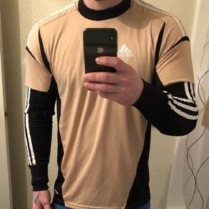 Really cool Adidas long sleeve sleeve padding